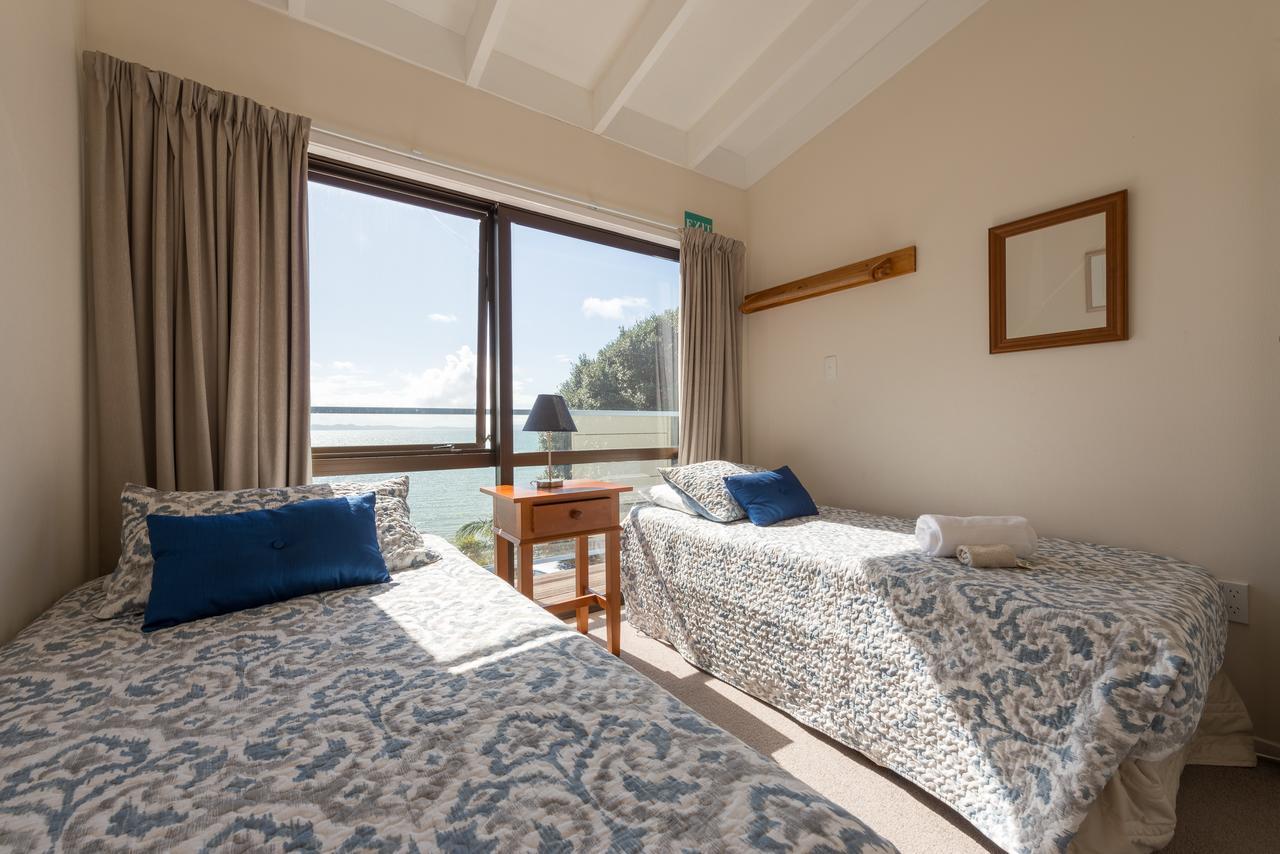 By The Bay Beachfront Apartments Mangonui Exterior foto