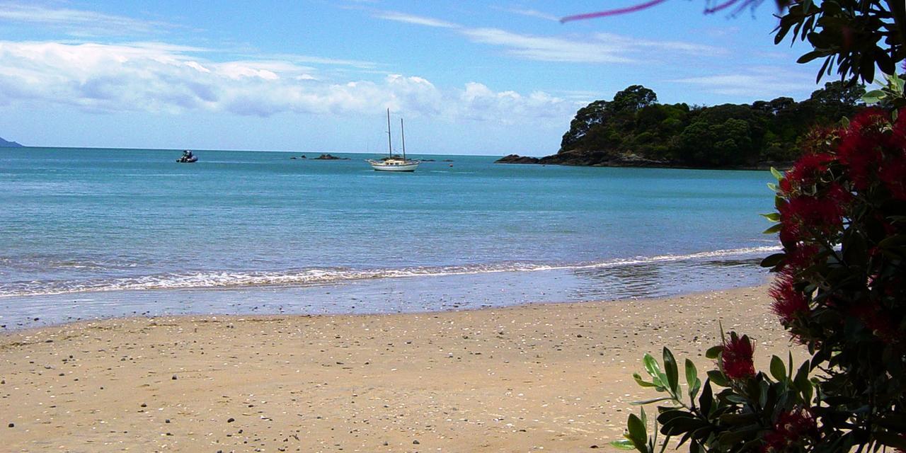 By The Bay Beachfront Apartments Mangonui Habitación foto