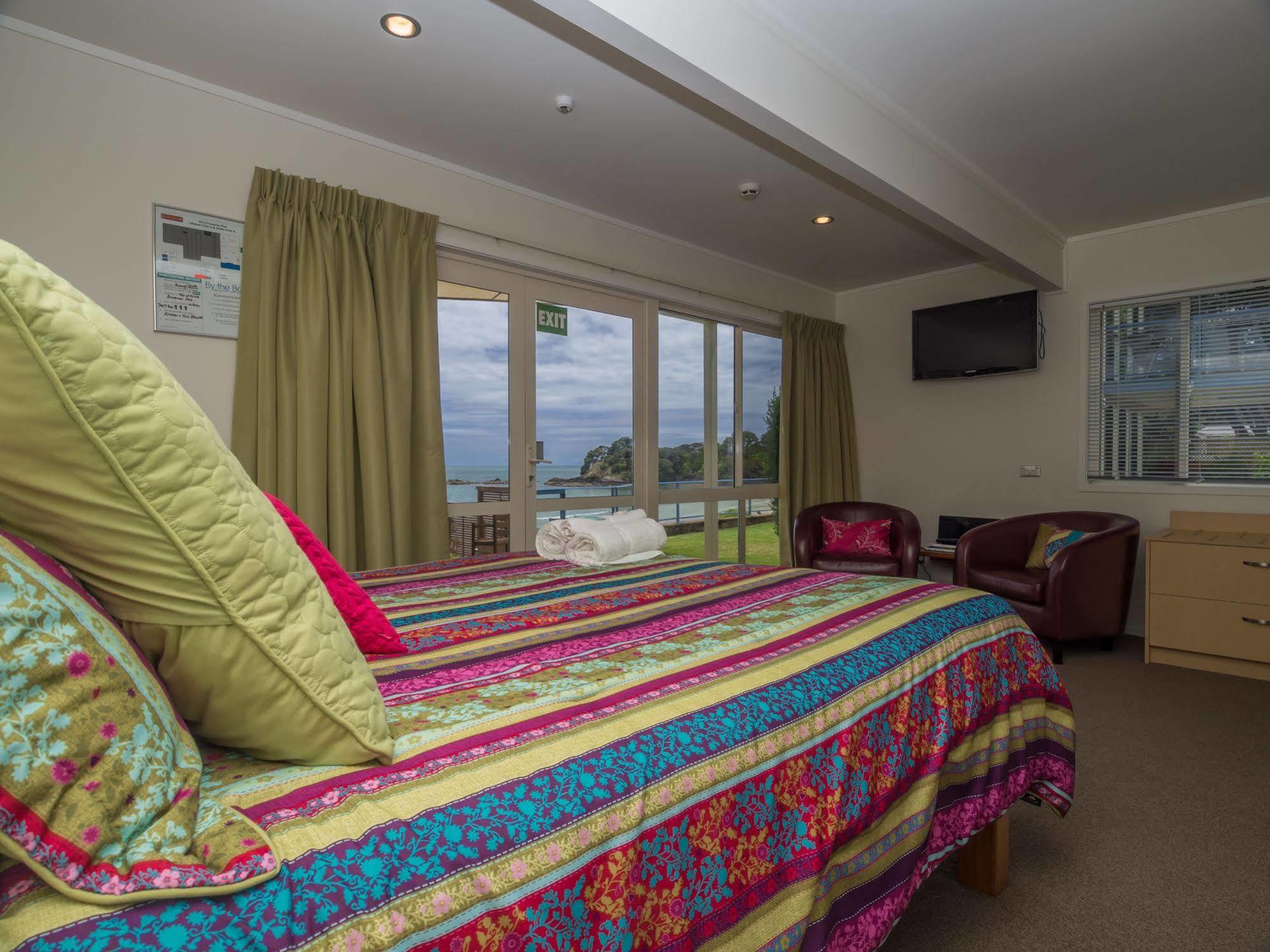By The Bay Beachfront Apartments Mangonui Exterior foto