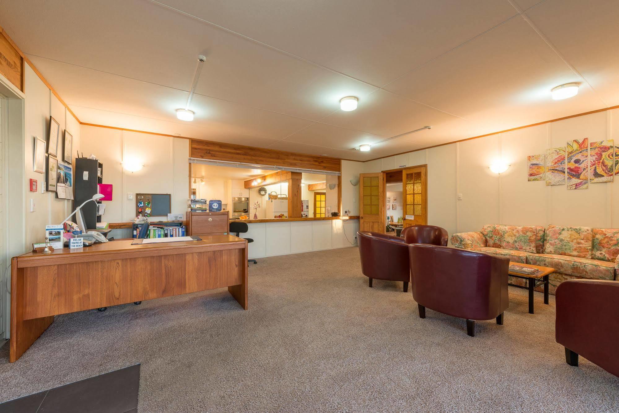 By The Bay Beachfront Apartments Mangonui Exterior foto